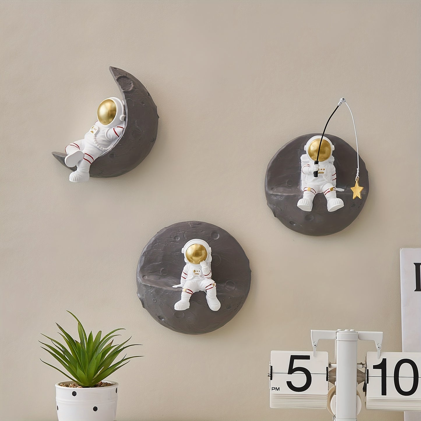 3 Pcs 3D Astronauts Wall Sculpture Decor for Modern Home Outer Space Theme Wall Decor