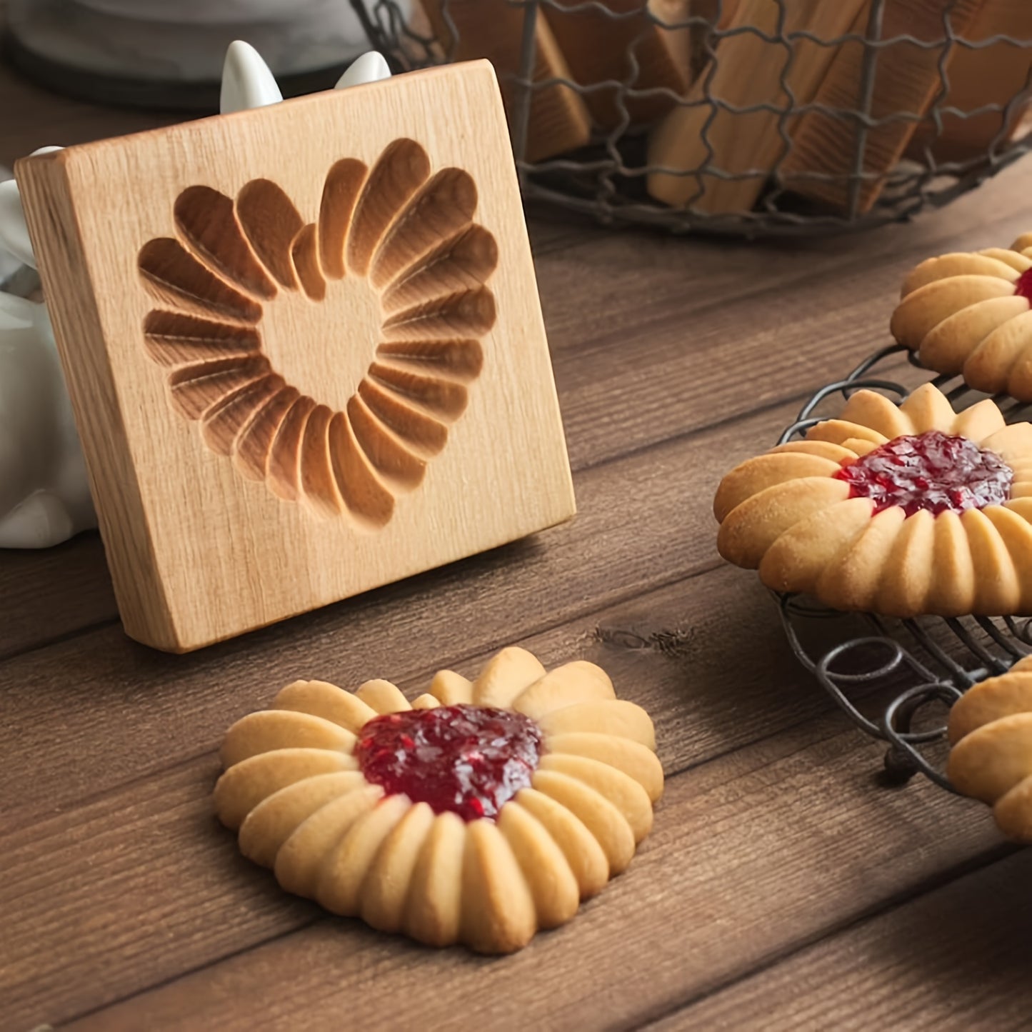 Cippes Wooden Cookie Cutters Set for Pastry – Heart-Shaped, Christmas, Thanksgiving, Valentine's Day, Mother's Day Themed Biscuit Molds with Sandwich Cookie Designs