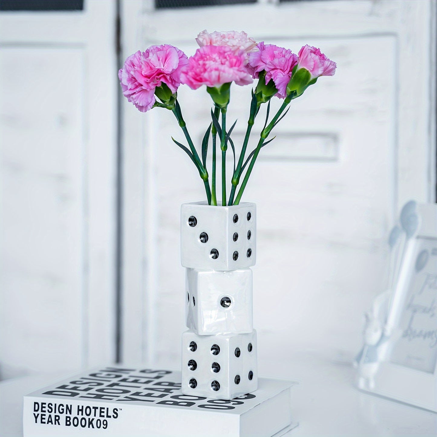 Ceramic Artistry Vase - Unique Handmade Decorative Container for Dried Flowers, Rose, Pampas Grass with Stunning Modern Design, Perfect for Any Room, Ideal Gift to Inspire Joyful Smiles, Add a Touch of Elegance to Your Home D