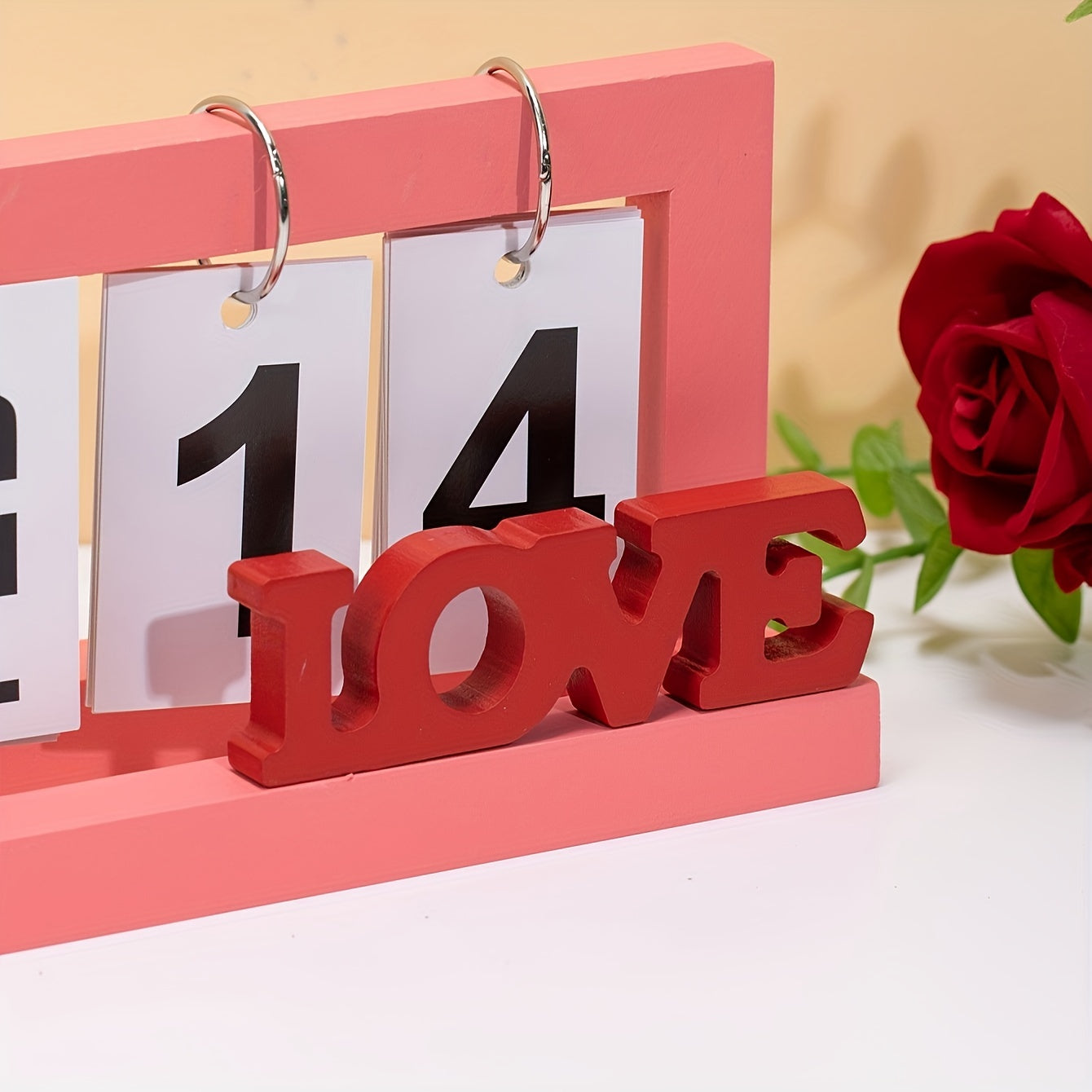 Charming Wooden 'LOVE' Desktop Decor - Ideal for Valentine's Day & Weddings, Adds a Touch of Romance to Any Room