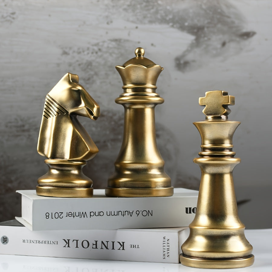 Resin Chess King Decorative Piece: Suitable for Indoor and Outdoor Use, Perfect for Christmas Decorating